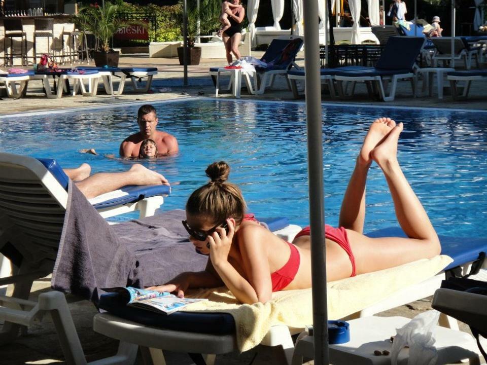 Bendita Mare Family Apartments Altın Kumlar Dış mekan fotoğraf
